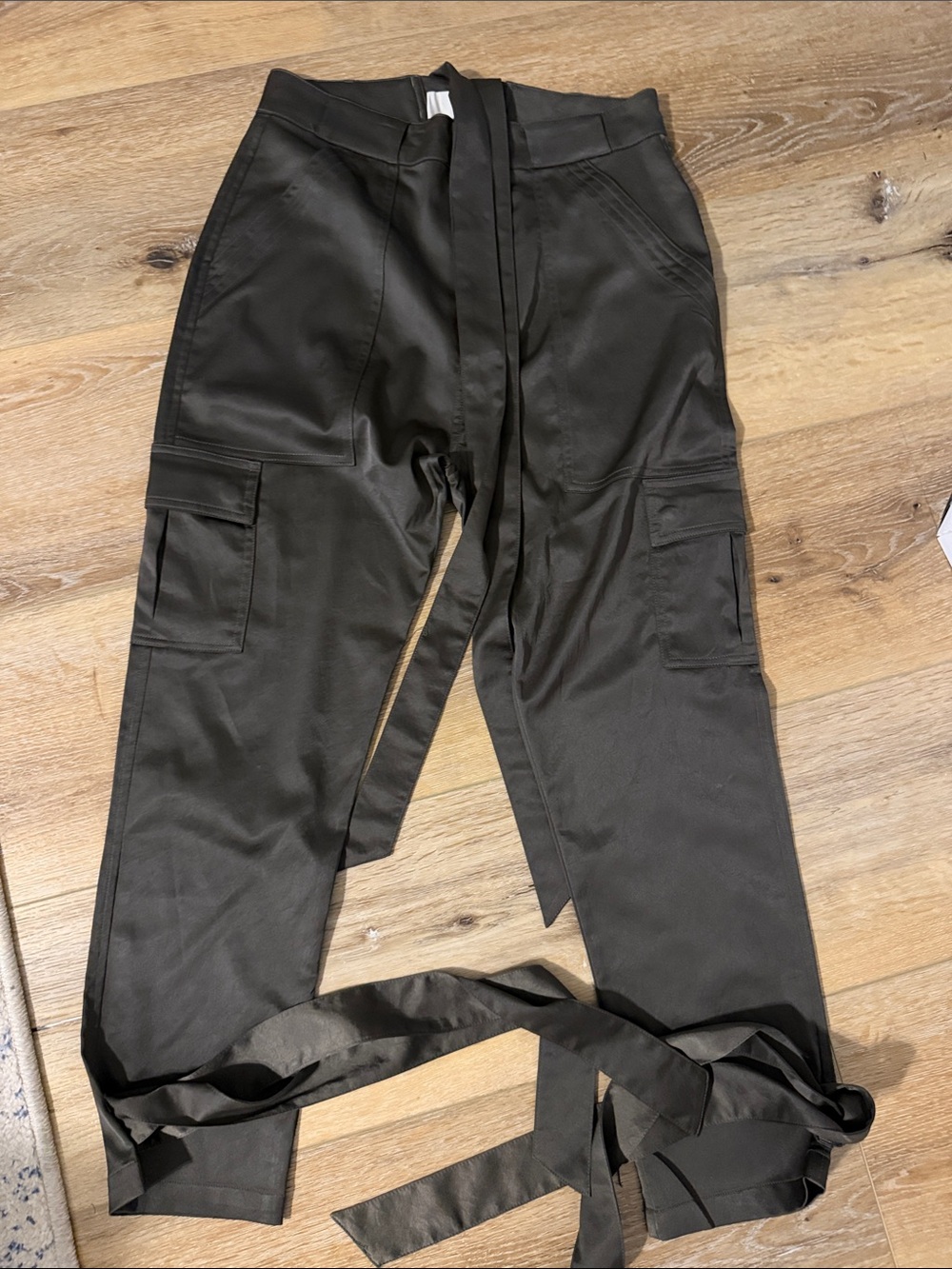 STUNNING!!! Joie dark Olive Cargo ankle wrap tie bottom evening pants. SO COOL